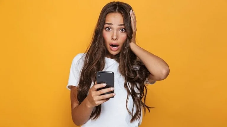 Berňák si sype popel na hlavu, kvůli 25 Kč vyhrožoval podnikatelce exekucí v SMS
