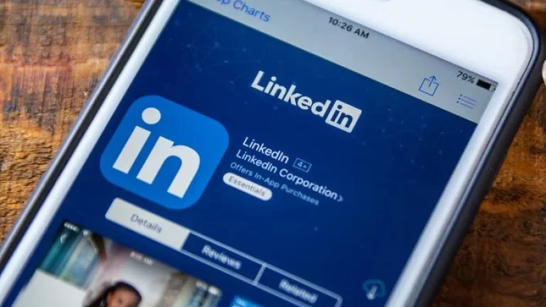 LinkedIn se mění. Vyžaduje vyšší aktivitu a autentický obsah i profily