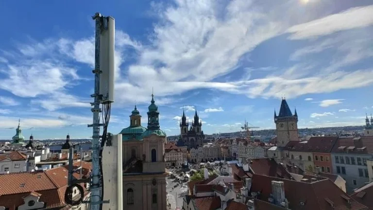 Internet vzduchem bude v ČR časem rychlý jako optika. Testy jsou slibné, vede se ale spor o frekvence