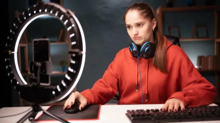 Introvert před kamerou? Zjistěte, jak podnikatelé mohou proměnit obavy v úspěch