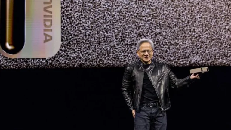 Chytré hodinky Pebble se vrací, AI v Malování a Poznámkovém bloku, Apple musí otevřít iOS více zařízením