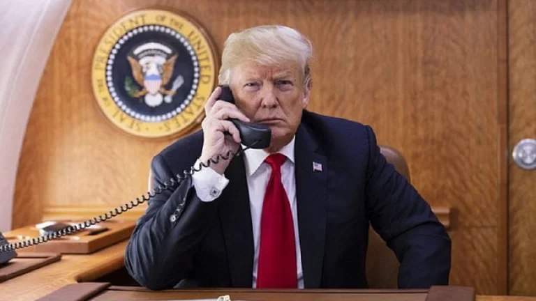 Továrna Onsemi drhne v Bruselu, Čína má novou řezačku podmořských kabelů, zájem Trumpa o Nokii