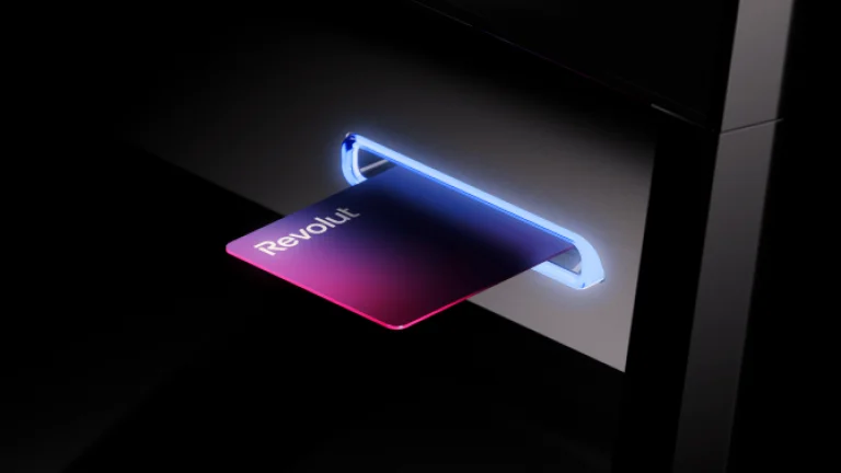 Revolut má vlastní bankomaty s instantním vydáváním karet. Začíná v Katalánsku a chystá jejich expanzi