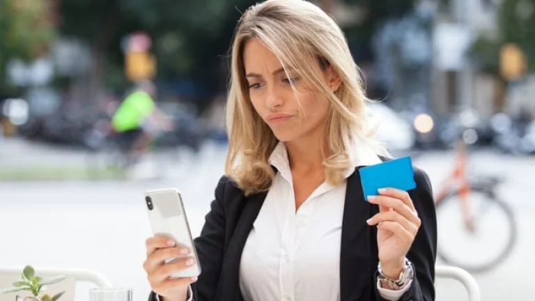 Zákazníci šetří, loajalita klesá. Co s tím musí dělat e-shopy?