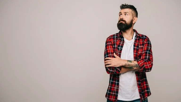 Paušální daň OSVČ vzroste pro rok 2025 jen v prvním pásmu, a to na 8716 Kč