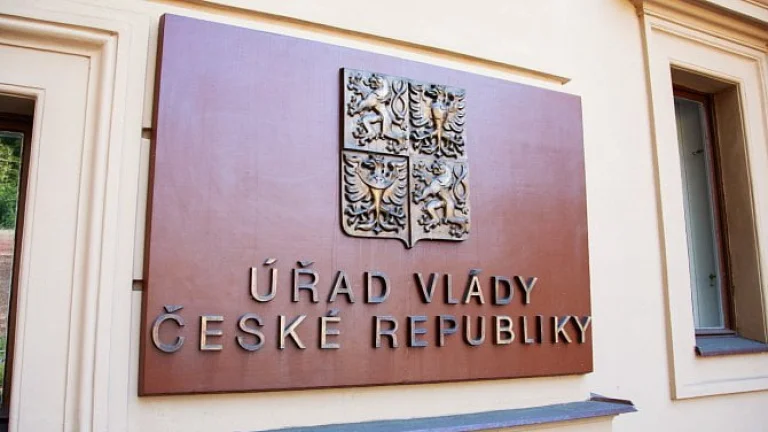 Regulace podle NIS2: selektivně cílíte jen na telekomunikace, brání ČTÚ operátory před NÚKIBem