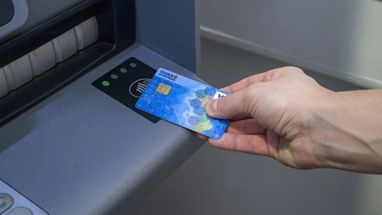 (Ne)bezpečné bezkontaktní karty. Dostali jsme z nich 65 tisíc korun
