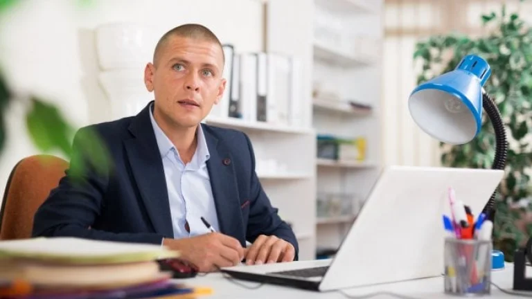 Mzda versus plat. Jak nechybovat při odměňování zaměstnanců