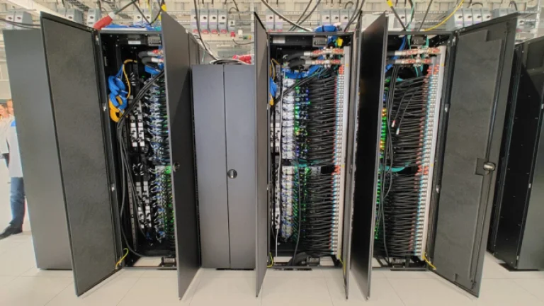 V ČR se vyrábí servery pro Zuckerberga či Microsoft. Nové investice z nás mají udělat velmoc v dodávkách pro AI