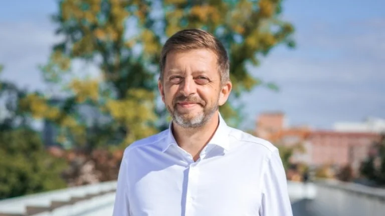 STAN: Chceme základní slevu na dani převádět do bonusu a zavedeme daň na tiché víno