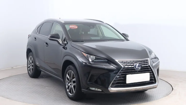 Lexus NX, 2020