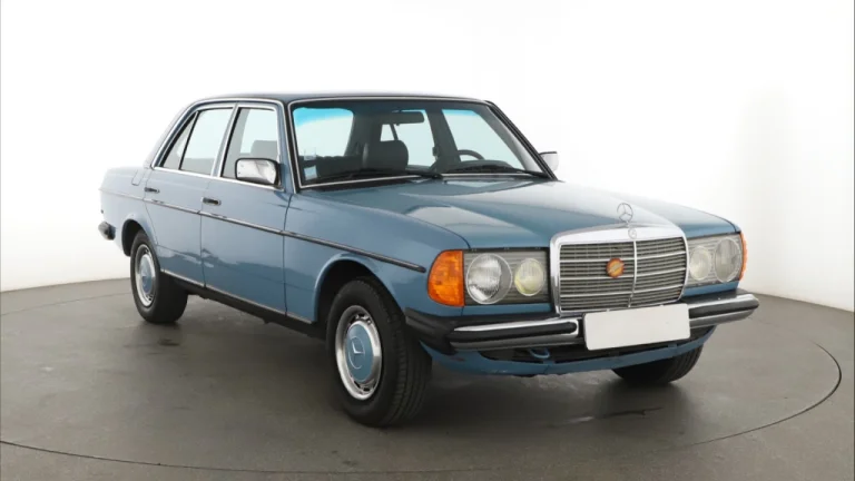 Mercedes-Benz W123, 1982