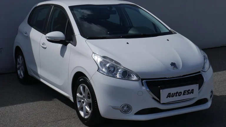 Peugeot 208 1.0i 