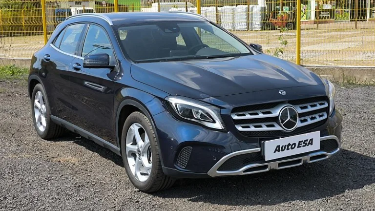 Mercedes-Benz GLA 220 