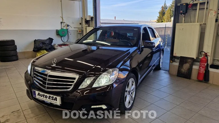 Mercedes-Benz Třída E 3.0 Elegance