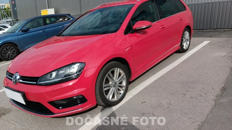 Volkswagen Golf 2.0 TDi R-Line
