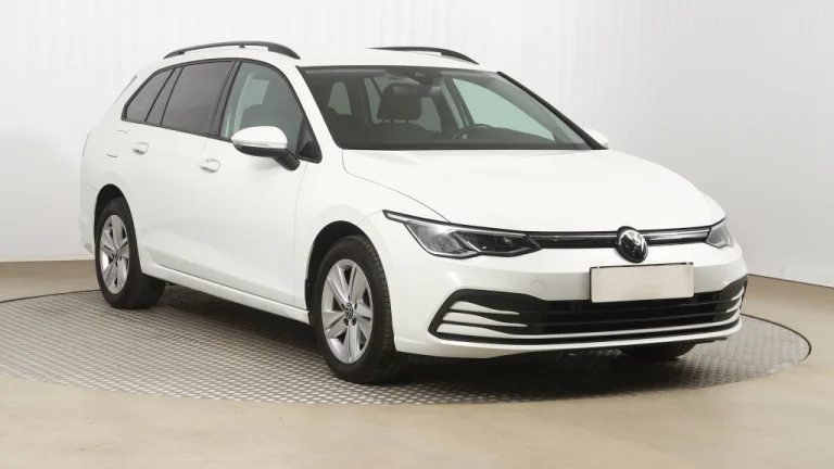 Volkswagen Golf, 2022