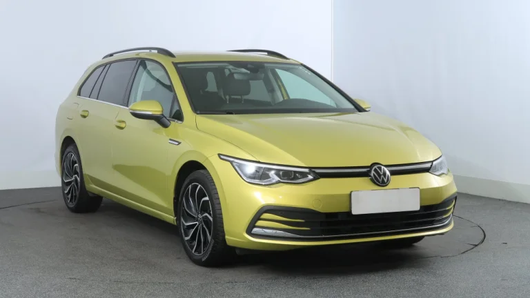 Volkswagen Golf, 2023