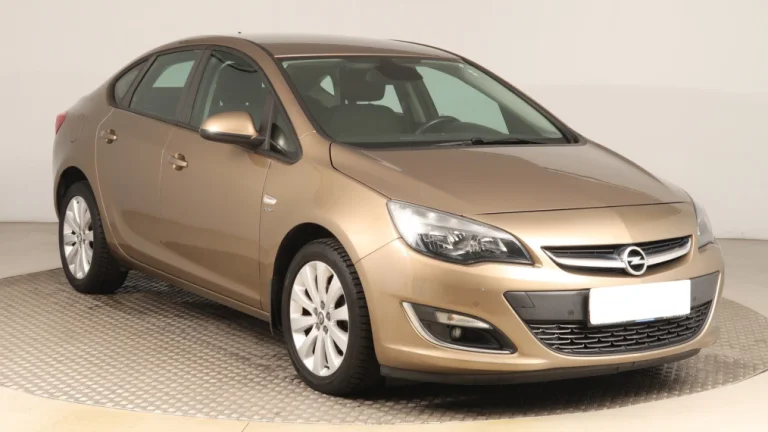 Opel Astra, 2013