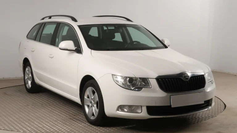Škoda Superb, 2011