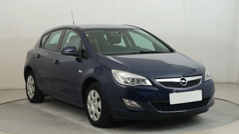 Opel Astra, 2011