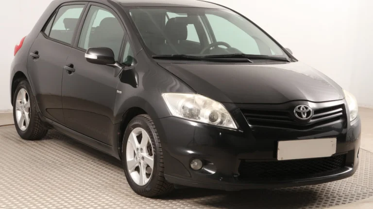 Toyota Auris, 2011