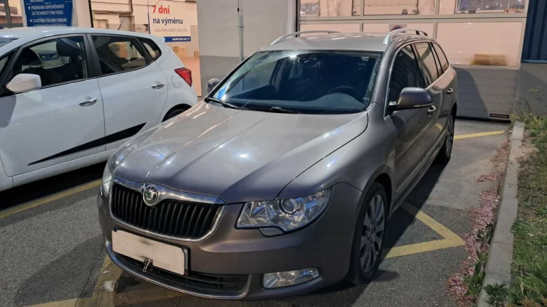 Škoda Superb, 2011