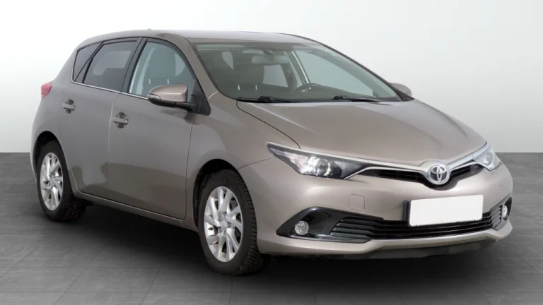 Toyota Auris, 2015