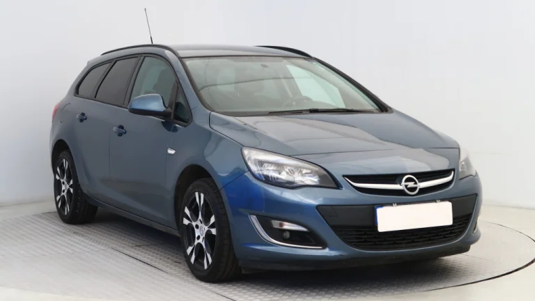 Opel Astra, 2012