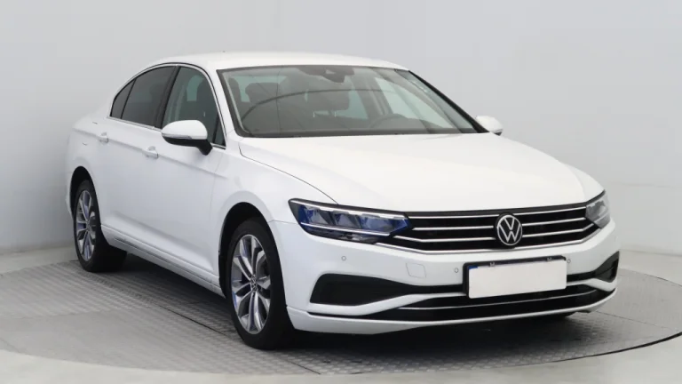 Volkswagen Passat, 2021