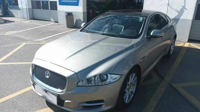 Jaguar XJ, 2011