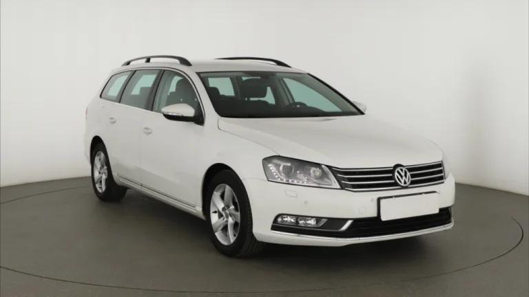 Volkswagen Passat, 2011