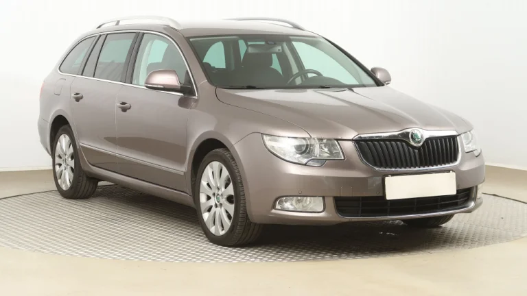 Škoda Superb, 2011