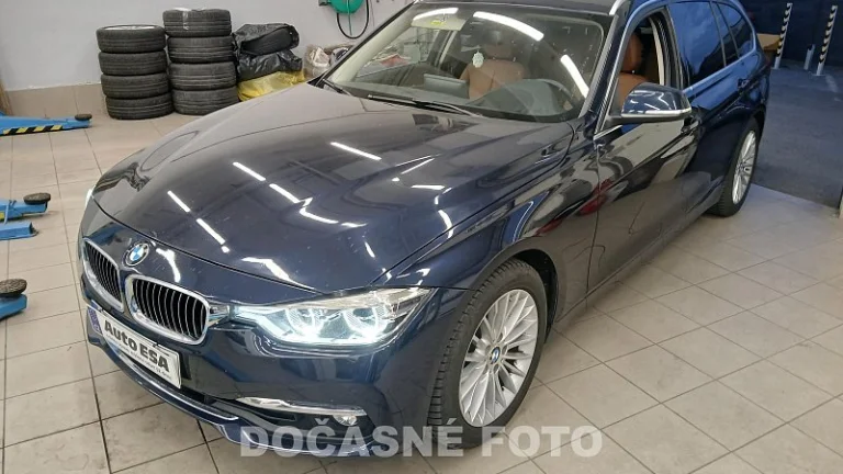 BMW Řada 3 2.0 LuxuryLine