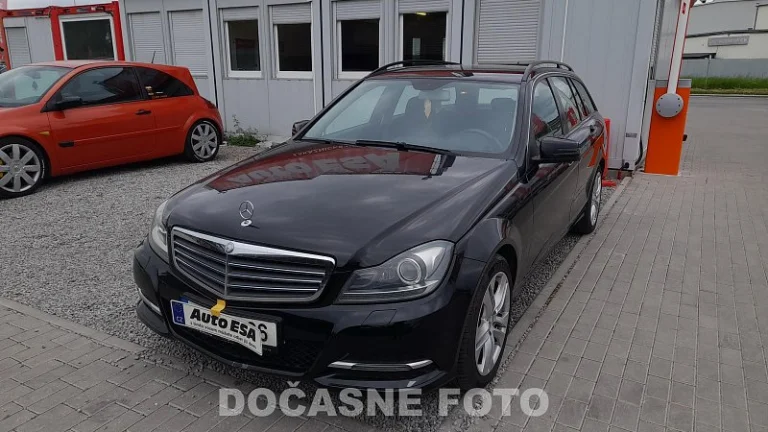 Mercedes-Benz Třída C 2.2 CDi 
