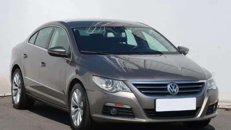 Volkswagen Passat CC, 2011