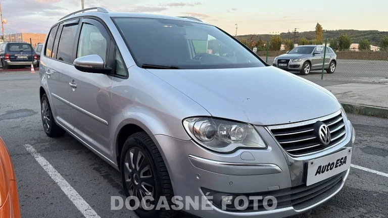 Volkswagen Touran 2.0 tdi 
