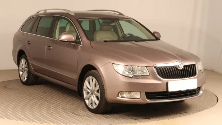 Škoda Superb, 2011