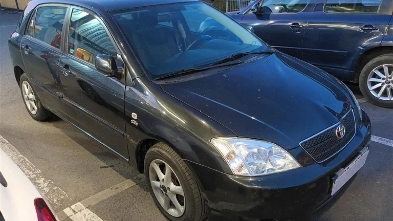 Toyota Corolla, 2004