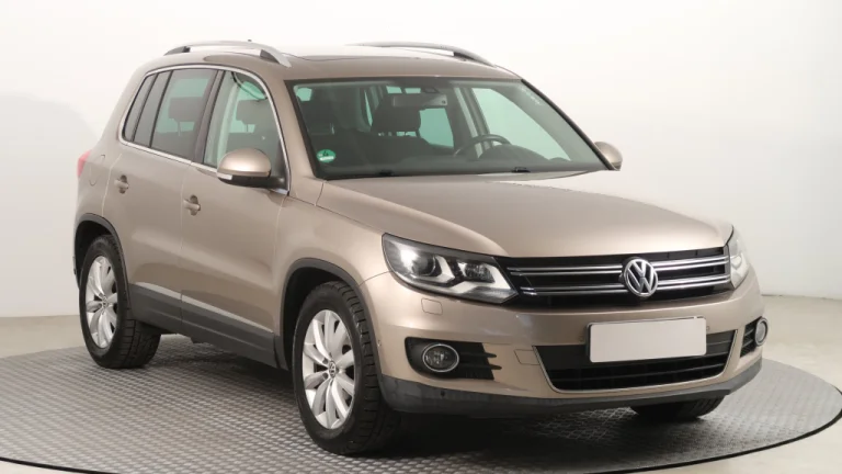 Volkswagen Tiguan, 2011