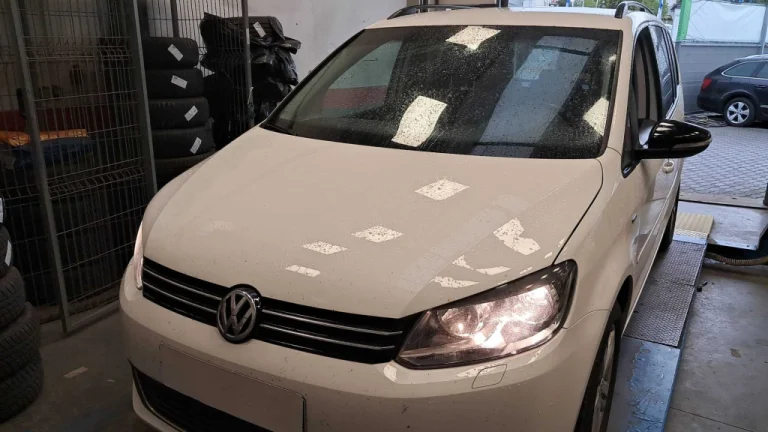 Volkswagen Touran, 2012