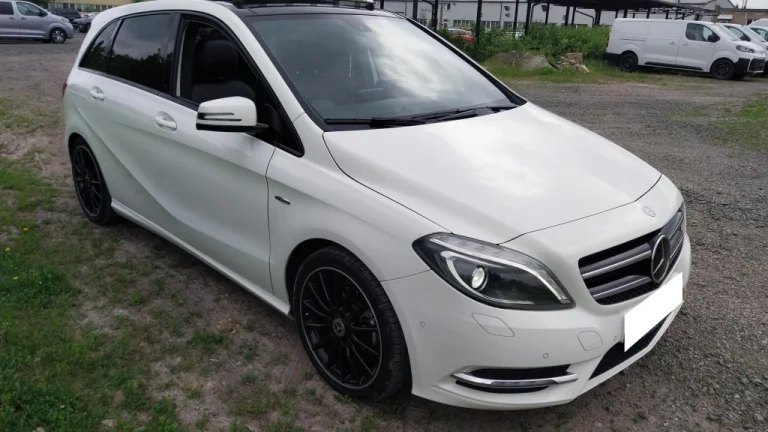 Mercedes-Benz B 200, 2012