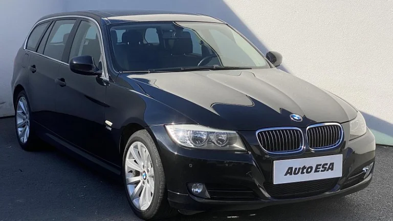 BMW Řada 3 3.0 i 