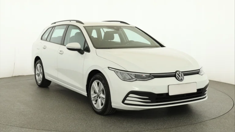 Volkswagen Golf, 2022