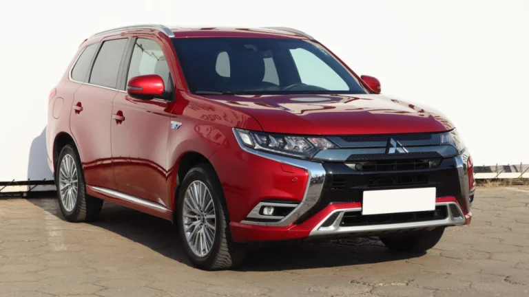 Mitsubishi Outlander, 2020
