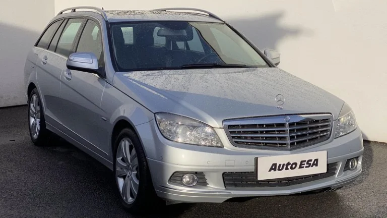 Mercedes-Benz Třída C 3.0 CDi Elegance