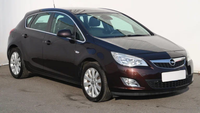 Opel Astra, 2012