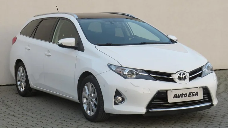 Toyota Auris 2.0i 