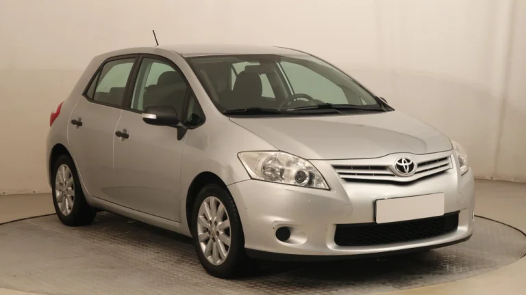 Toyota Auris, 2011