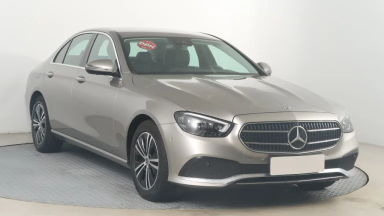 Mercedes-Benz E 200 4MATIC, 2021